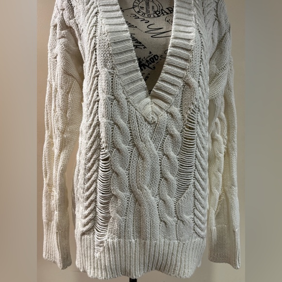 Winter White Cable Knit long sleeve sweater by Express - Picture 2 of 6